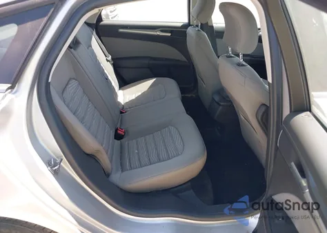 2016 Ford Fusion S z USA, uszkodzony, nr VIN 1FA6P0G76G5123099